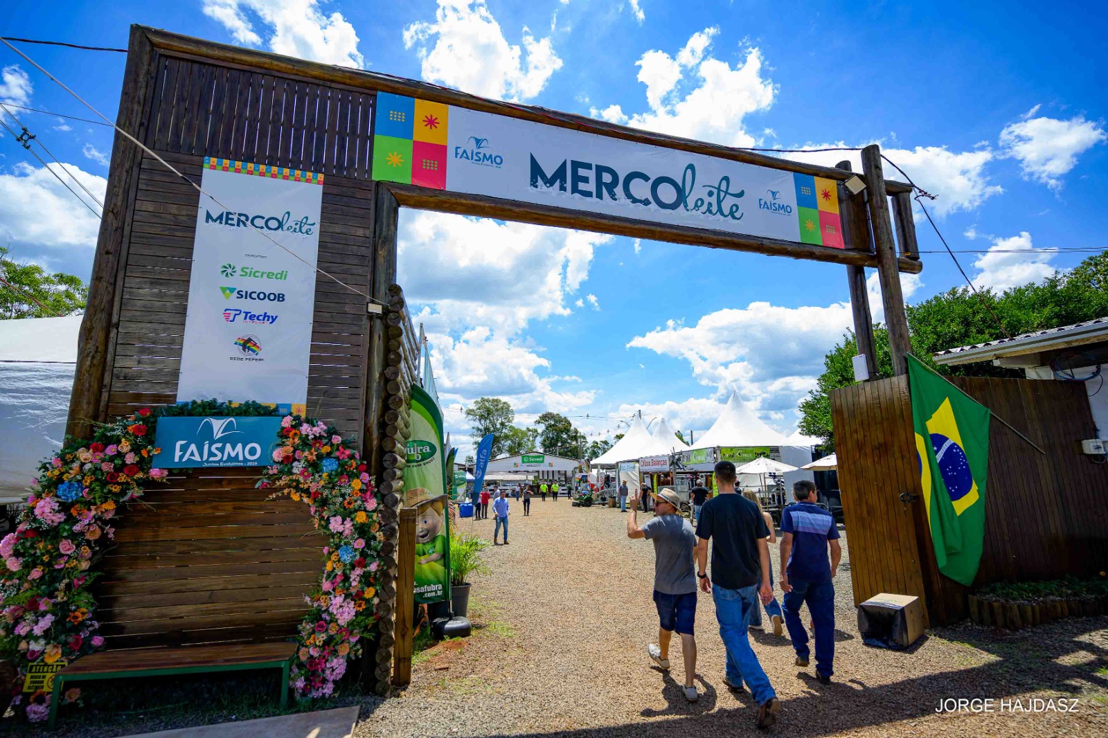 Mercoleite 2025 destaca genética, bem-estar animal e a força da produção leiteira do Extremo Oeste