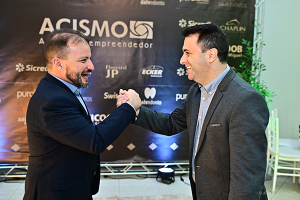 Novo Conselho Diretor da Acismo é empossado
