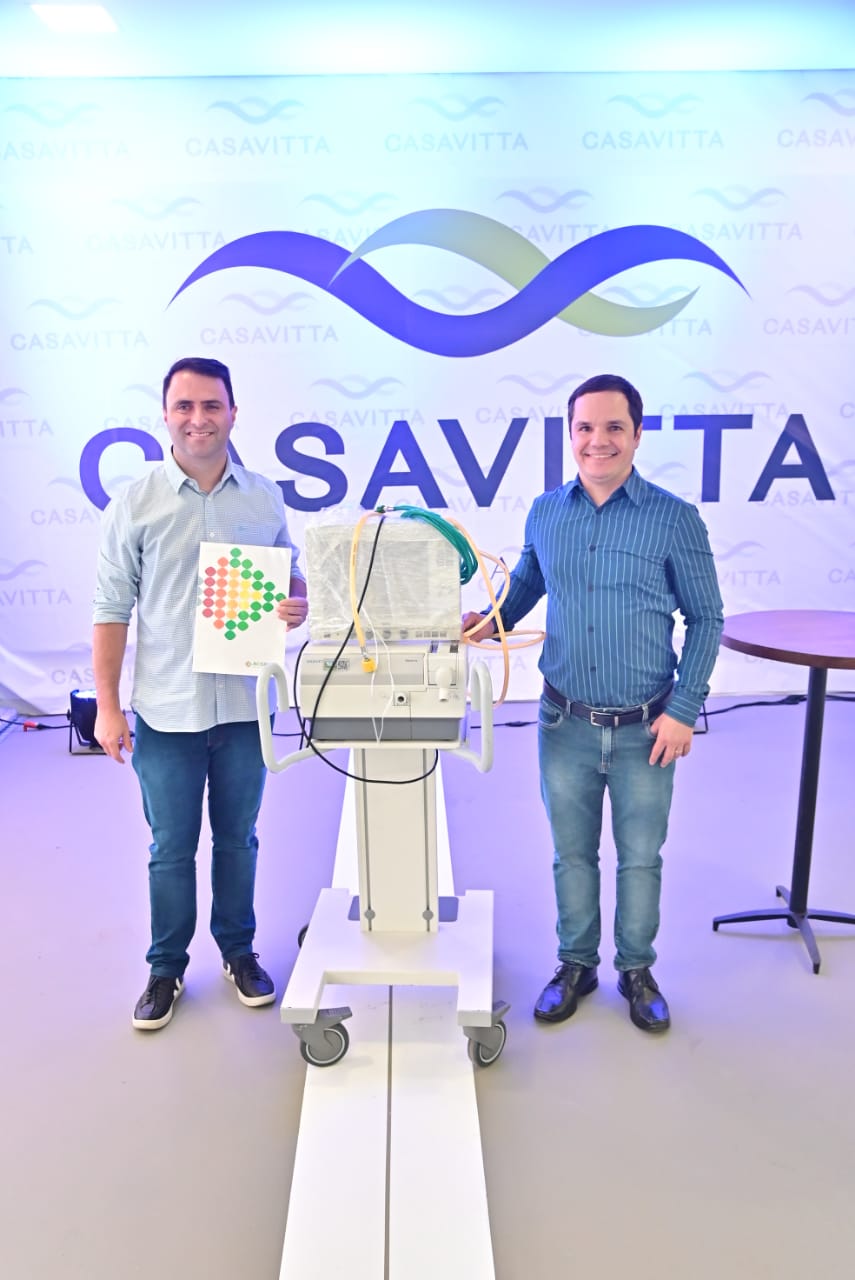 Acismo entrega respirador para hospital CasaVitta 