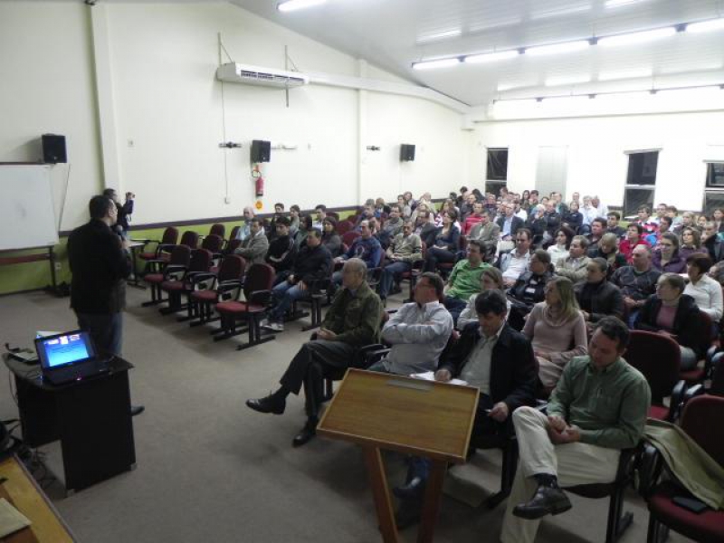 Palestra sobre SPED Fiscal reúne empresários em São Miguel do Oeste
