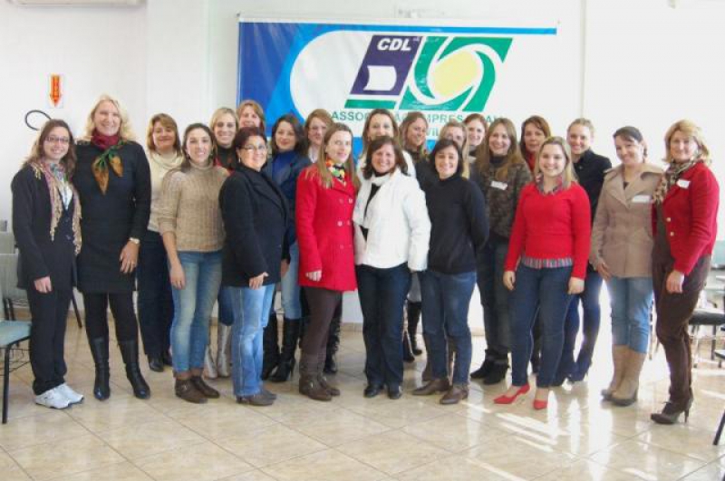 Mulheres empresárias recebem representantes do Conselho Estadual