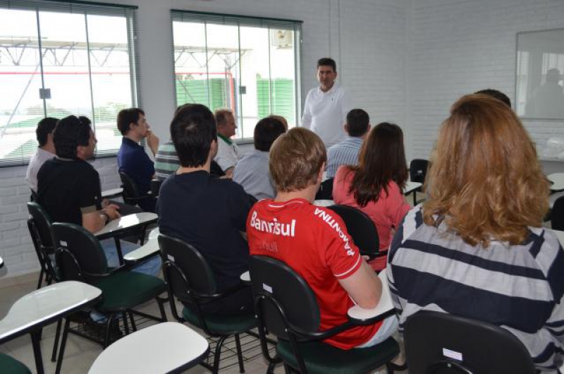 Conselho Diretor da ACISMO visita Indústria Gran Mestri