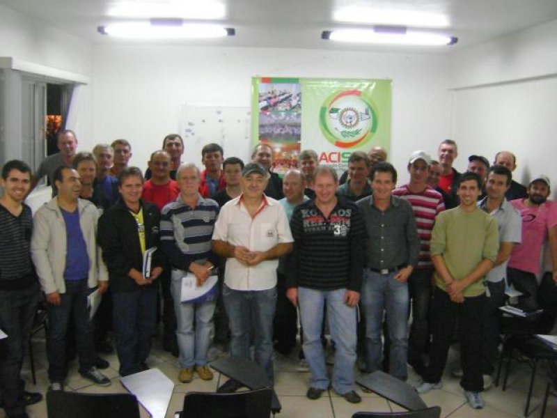 Núcleo de Automecânicas recepciona novos integrantes