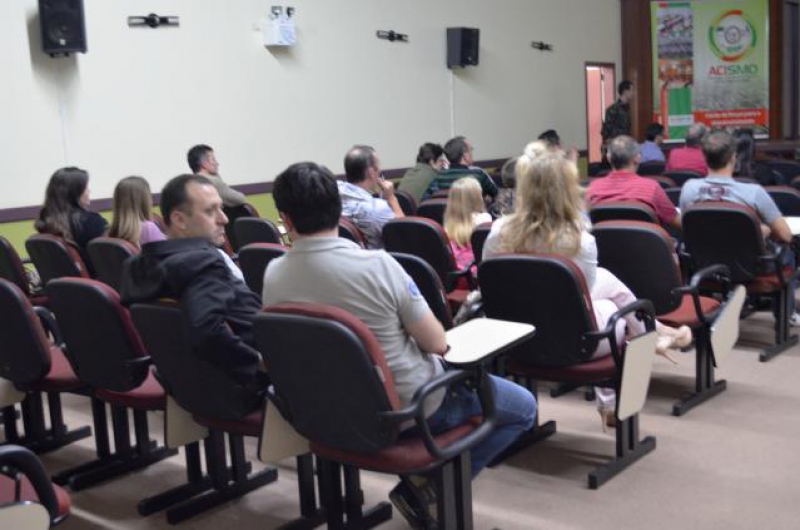 ACISMO promove explanação com o 14º RCMEC