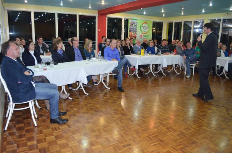 Corretores de Imóveis se reúnem em jantar comemorativo