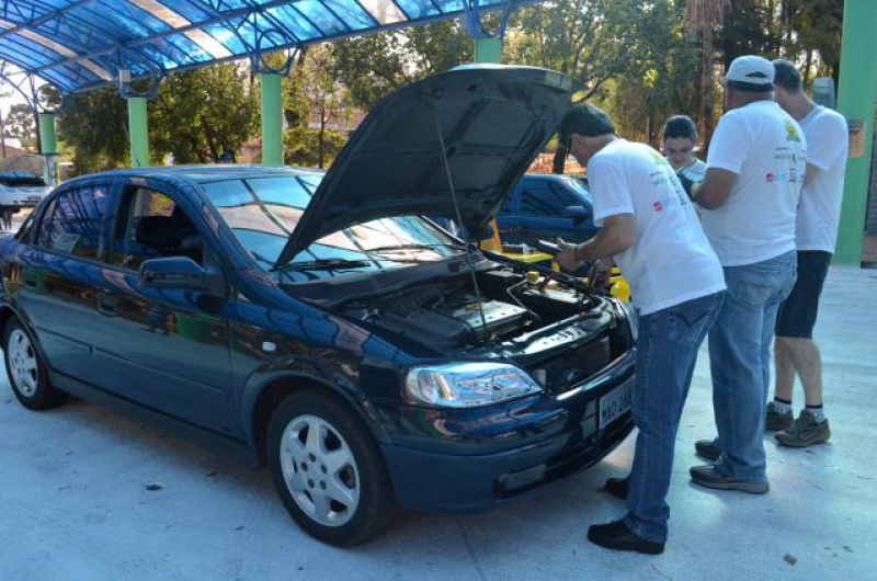 Inspeção Veicular Gratuita avalia cerca de 100 veículos