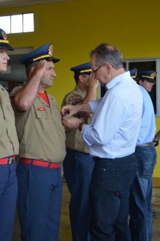 Presidente da ACISMO recebe homenagem do Corpo de Bombeiros
