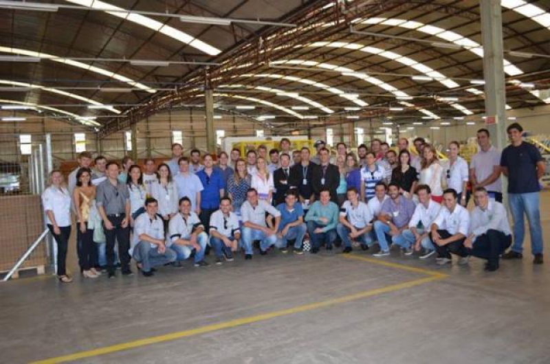 Núcleo dos Jovens Empreendedores participam de evento em Xaxim