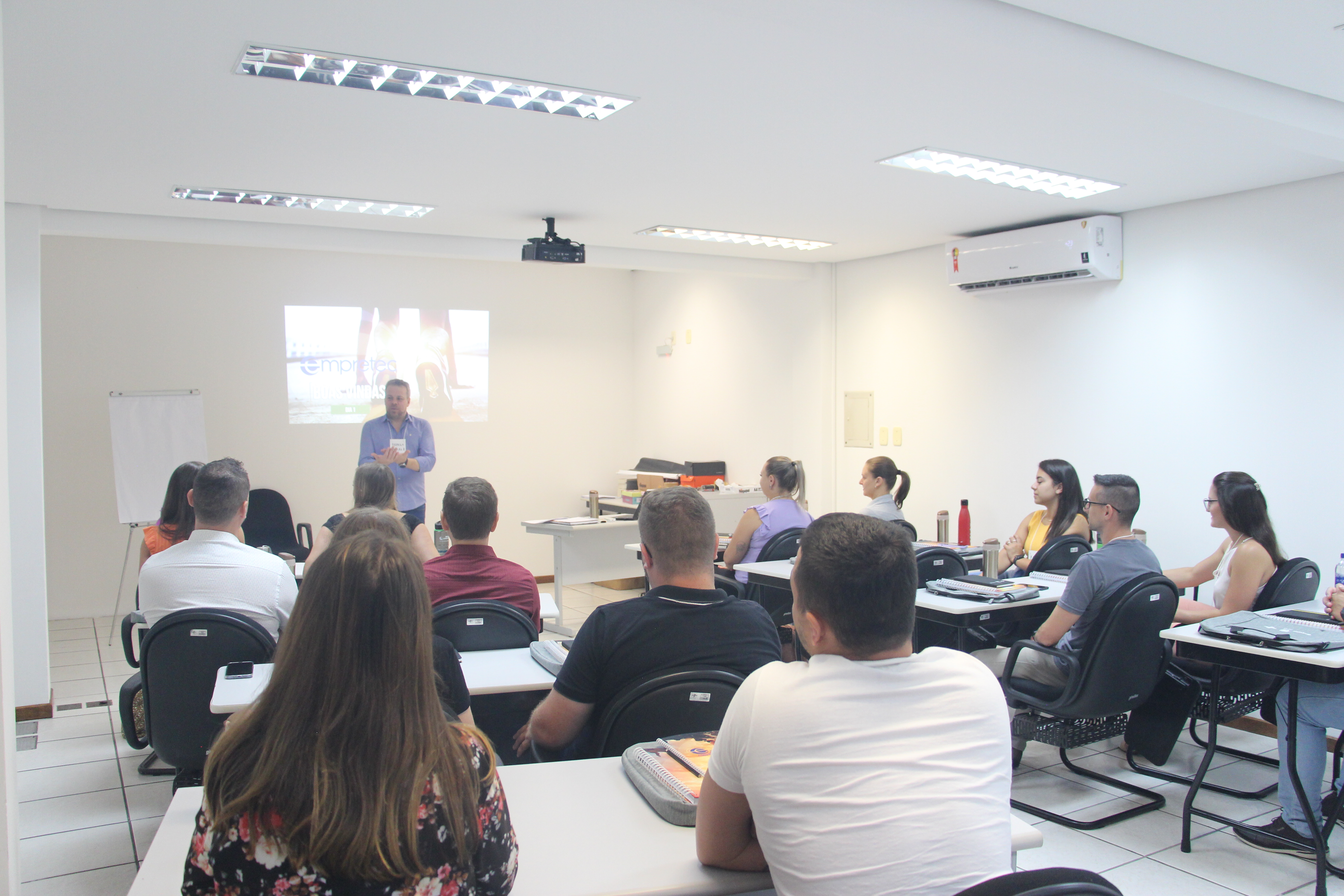 15 alunos iniciam turma do Empretec