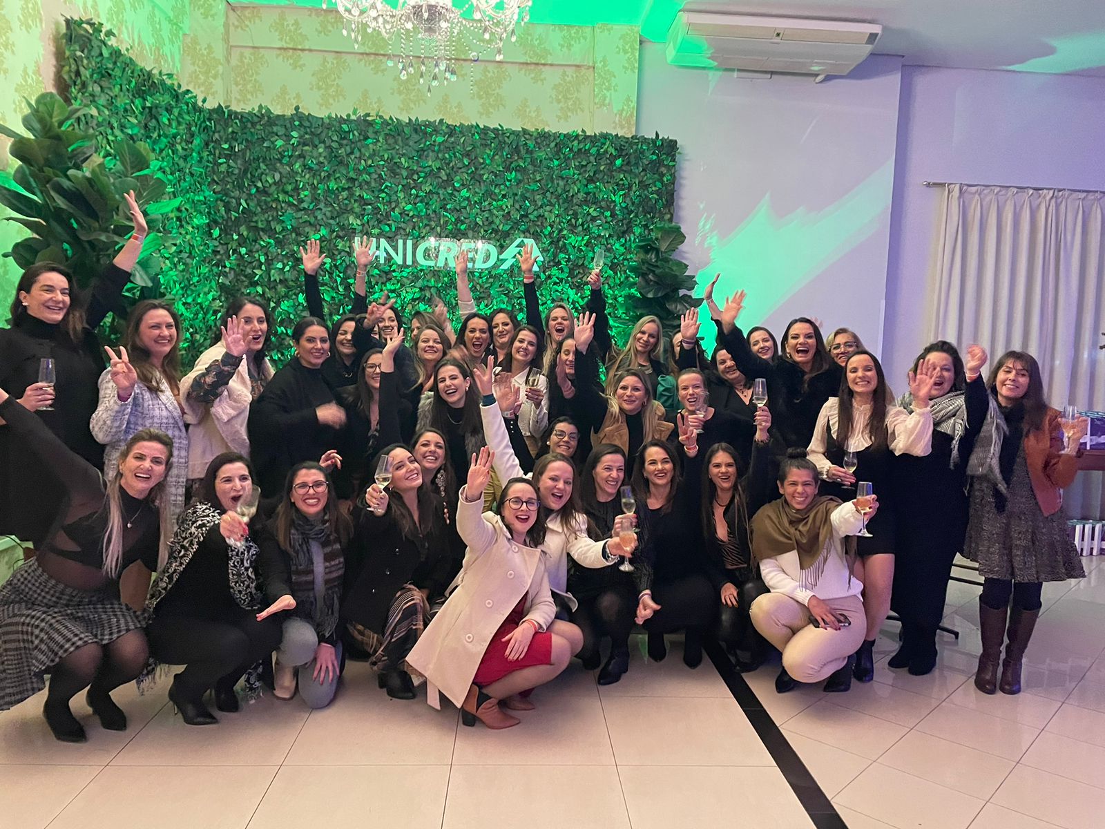 Tim-Tim no mundo dos espumantes” reúne mais de 130 mulheres