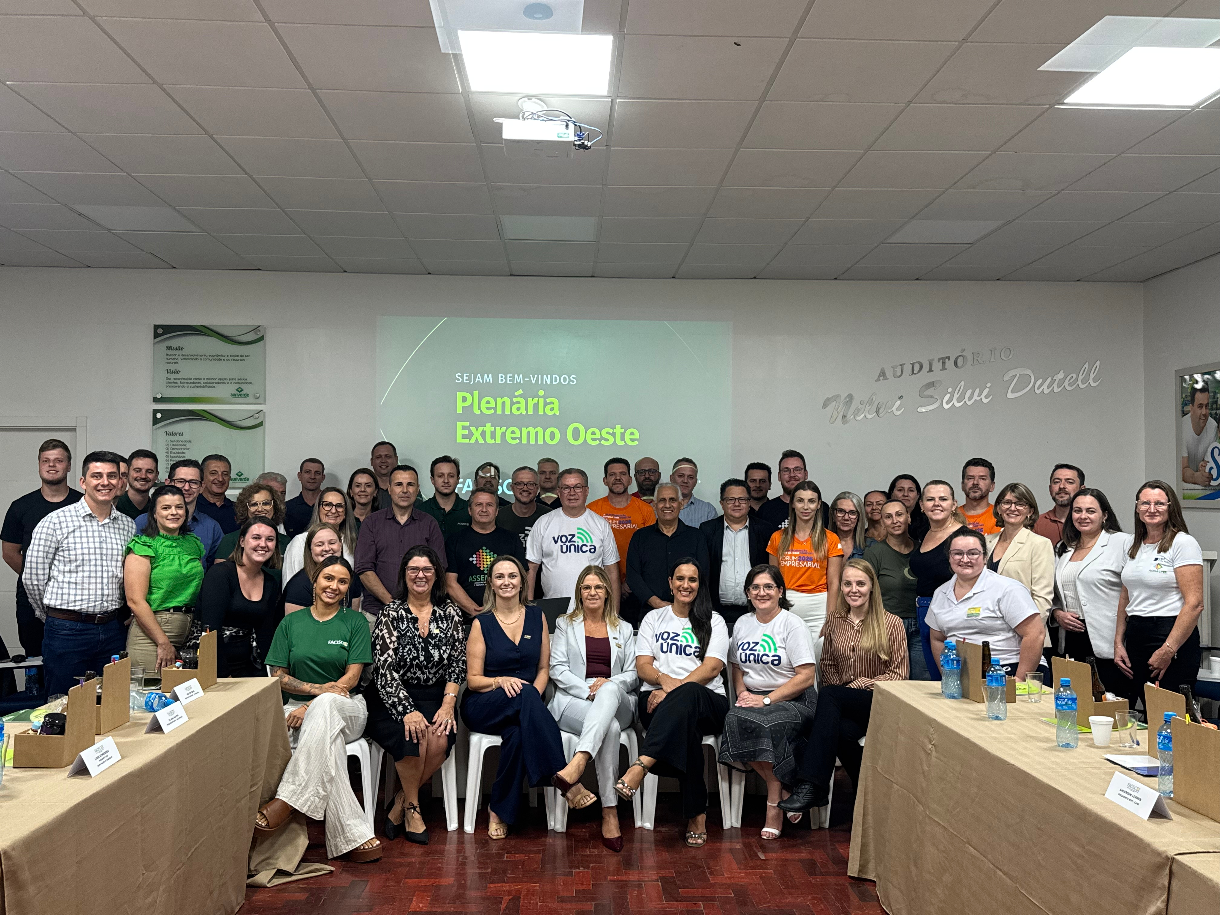 Extremo Oeste define prioridades regionais durante plenária da FACISC com participação da ACISMO