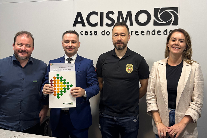 ACISMO doa R$ 14 mil para aquisição de novo cão da Polícia Civil